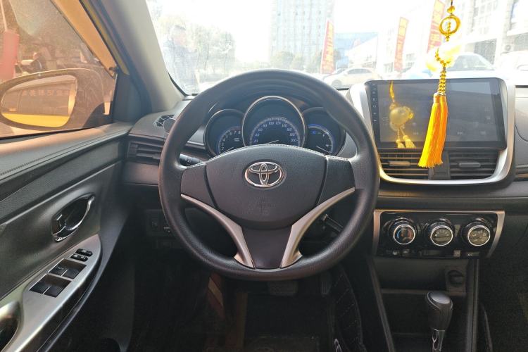 Used Toyota YARiS L Zhi Xuan 2016 Revised Version 1.5G CVT with Dynamic Sunroof Steering Wheel