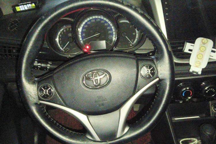 Used Toyota YARiS L Zhi Xuan 2016 Revised Version 1.5G CVT with Dynamic Sunroof Steering Wheel