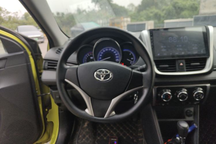 Used Toyota YARiS L Zhi Xuan 2016 Revised Version 1.5G CVT with Dynamic Sunroof Steering Wheel