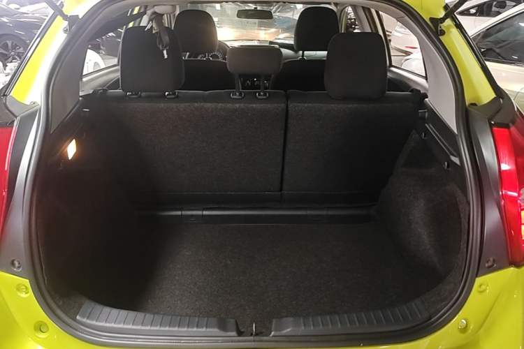 Used Toyota YARiS L Zhi Xuan 2016 Revised 1.5E CVT Charming Edition Trunk