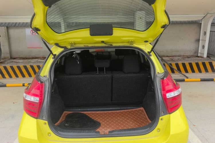 Used Toyota YARiS L Zhi Xuan 2016 Revised 1.5E CVT Charming Edition Trunk