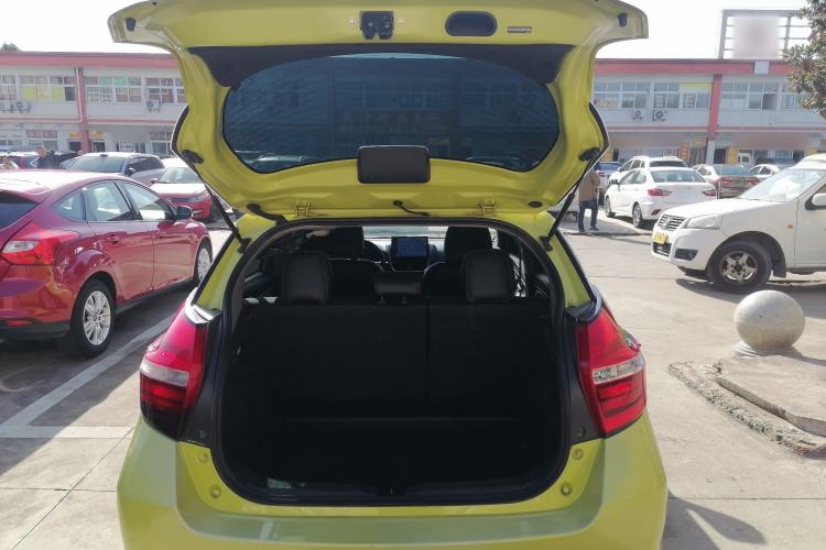 Used Toyota YARiS L Zhi Xuan 2016 Revised 1.5E CVT Charming Edition Trunk