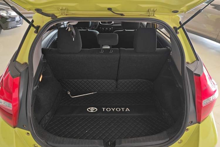 Used Toyota YARiS L Zhi Xuan 2016 Revised 1.5E CVT Charming Edition Trunk