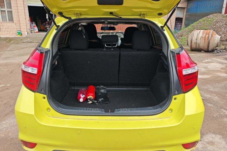 Used Toyota YARiS L Zhi Xuan 2016 Revised 1.5E CVT Charming Edition Trunk