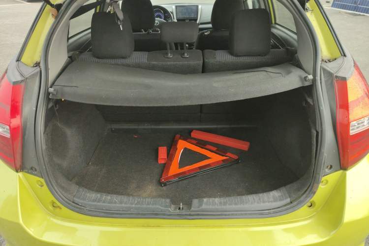 Used Toyota YARiS L Zhi Xuan 2016 Revised Version 1.5G CVT with Dynamic Sunroof Trunk