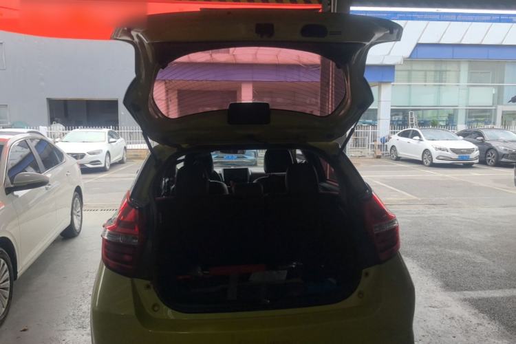 Used Toyota YARiS L Zhi Xuan 2016 Revised 1.5E CVT Charming Edition Trunk