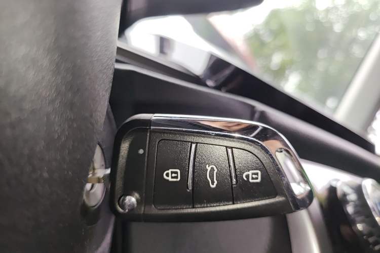 Used Toyota YARiS L Zhi Xuan 2016 Revised 1.5E CVT Charming Edition Vehicle Key