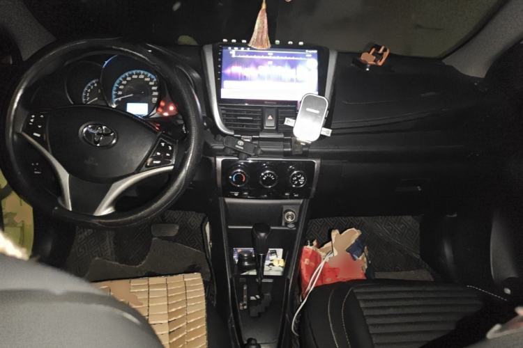 Used Toyota YARiS L Zhi Xuan 2017 1.5E CVT Enhanced Performance Edition Center Console
