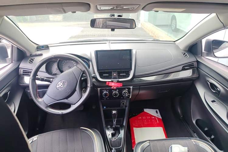 Used Toyota YARiS L Zhi Xuan 2017 1.5E CVT Enhanced Performance Edition Center Console