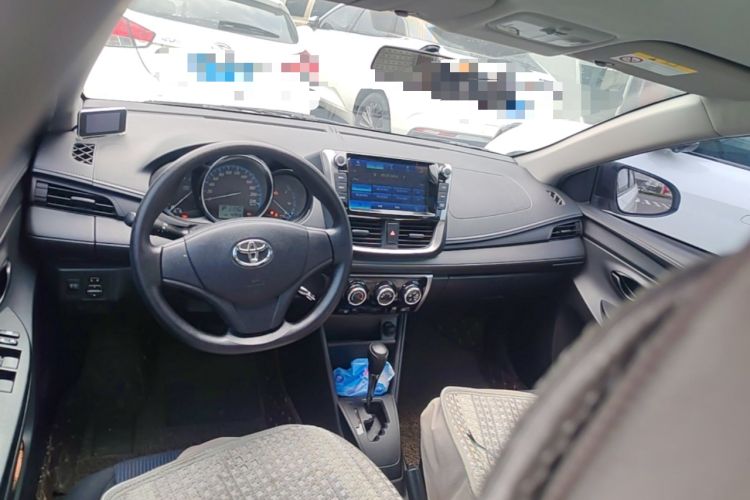 Used Toyota YARiS L Zhi Xuan 2017 1.5E CVT Enhanced Performance Edition Center Console