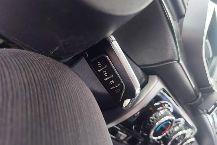 Used Toyota YARiS L Zhi Xuan 2017 1.5E CVT Enhanced Performance Edition Interior 1