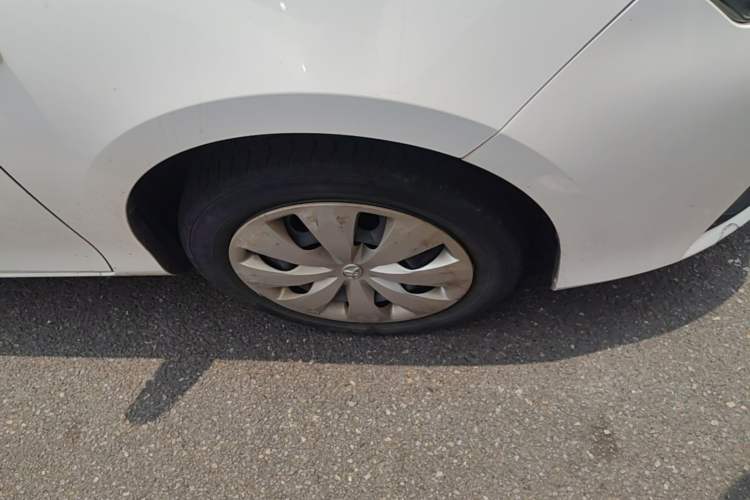 Used Toyota YARiS L Zhi Xuan 2017 1.5E CVT Enhanced Performance Edition Right Front Wheel Hub