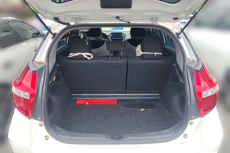 Used Toyota YARiS L Zhi Xuan 2017 1.5E CVT Enhanced Performance Edition Trunk