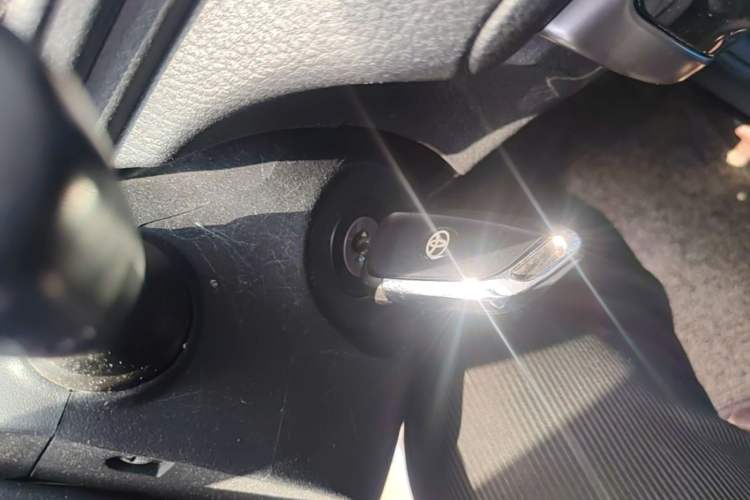 Used Toyota YARiS L Zhi Xuan 2017 1.5E CVT Enhanced Performance Edition Vehicle Key