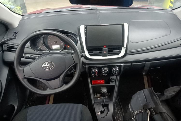 Used Toyota YARiS L Zhi Xuan 2017 1.5E CVT Enhanced Performance Edition Center Console