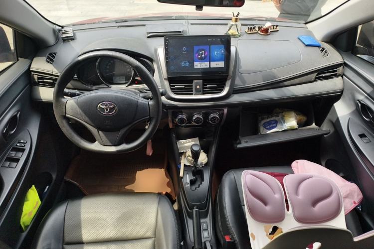 Used Toyota YARiS L Zhi Xuan 2017 1.5E CVT Enhanced Performance Edition Center Console