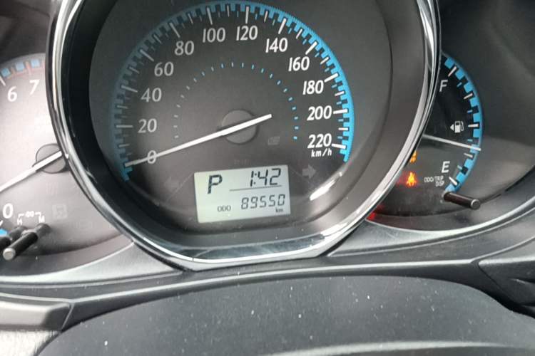 Used Toyota YARiS L Zhi Xuan 2017 1.5E CVT Enhanced Performance Edition Odometer Close Up