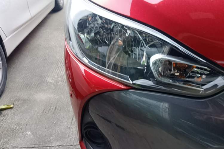 Used Toyota YARiS L Zhi Xuan 2017 1.5E CVT Enhanced Performance Edition Right Front Headlight