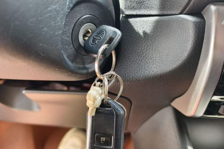 Used Toyota YARiS L Zhi Xuan 2017 1.5E CVT Enhanced Performance Edition Vehicle Key