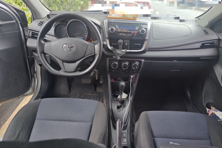 Used Toyota YARiS L Zhi Xuan 2017 1.5E CVT Enhanced Performance Edition Center Console