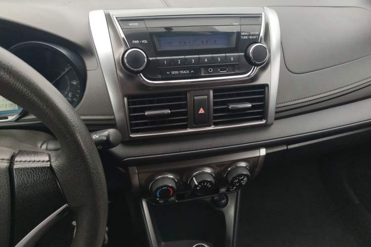 Used Toyota YARiS L Zhi Xuan 2017 1.5E CVT Enhanced Performance Edition Audio And AC Panel