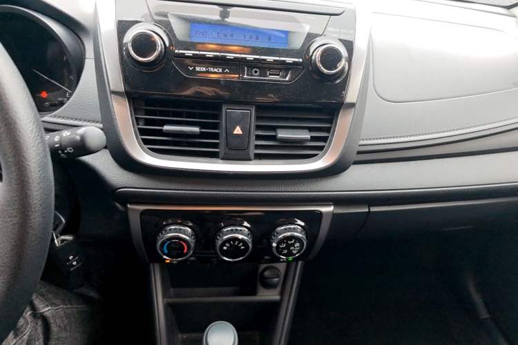 Used Toyota YARiS L Zhi Xuan 2017 1.5E CVT Enhanced Performance Edition Audio And AC Panel