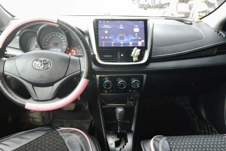 Used Toyota YARiS L Zhi Xuan 2017 1.5E CVT Enhanced Performance Edition Center Console