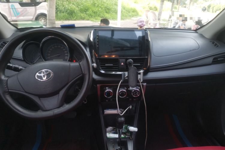Used Toyota YARiS L Zhi Xuan 2017 1.5E CVT Enhanced Performance Edition Center Console