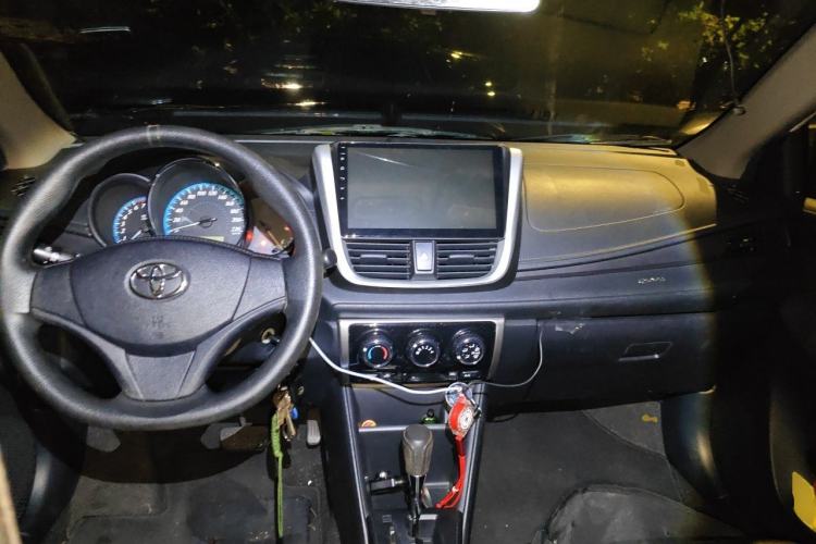Used Toyota YARiS L Zhi Xuan 2017 1.5E CVT Enhanced Performance Edition Center Console