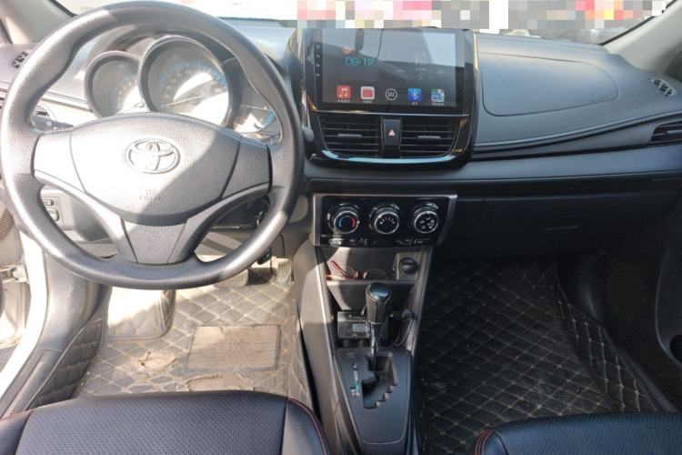 Used Toyota YARiS L Zhi Xuan 2017 1.5E CVT Enhanced Performance Edition Center Console