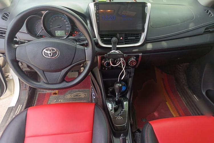 Used Toyota YARiS L Zhi Xuan 2017 1.5E CVT Enhanced Performance Edition Center Console
