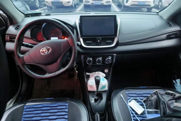 Used Toyota YARiS L Zhi Xuan 2017 1.5E CVT Enhanced Performance Edition Center Console