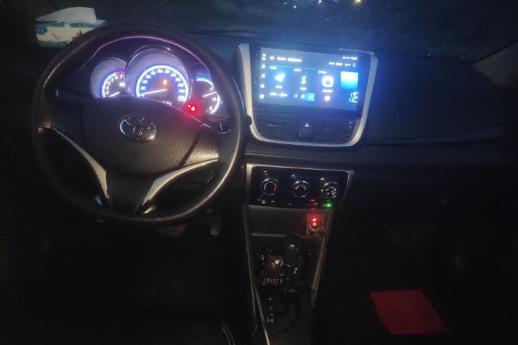 Used Toyota YARiS L Zhi Xuan 2017 1.5G CVT JingSu Model with Upgraded Sunroof Center Console