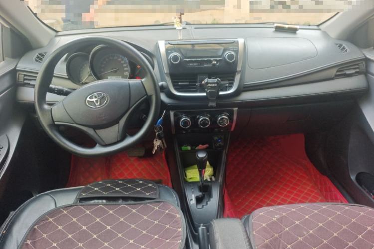 Used Toyota YARiS L Zhi Xuan 2017 1.5E CVT Enhanced Performance Edition Center Console