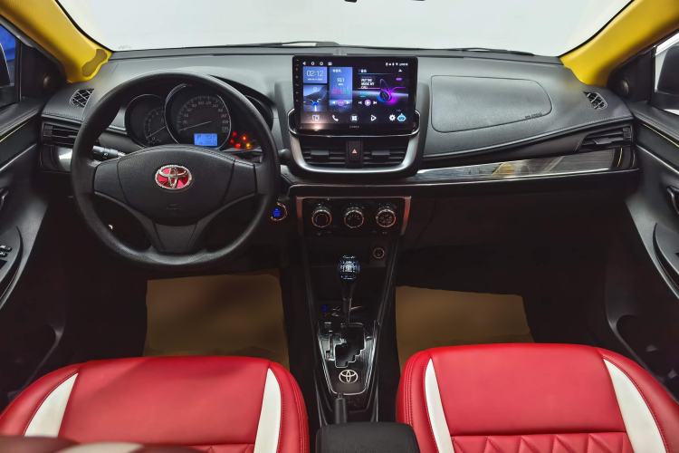Used Toyota YARiS L Zhi Xuan 2017 1.5E CVT Enhanced Performance Edition Center Console