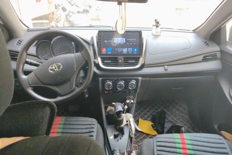 Used Toyota YARiS L Zhi Xuan 2017 1.5E CVT Enhanced Performance Edition Center Console