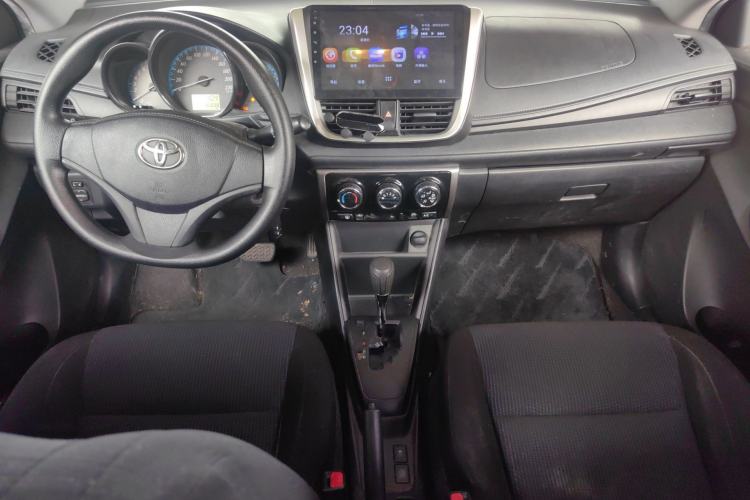 Used Toyota YARiS L Zhi Xuan 2017 1.5E CVT Enhanced Performance Edition Center Console