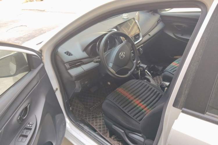 Used Toyota YARiS L Zhi Xuan 2017 1.5E CVT Enhanced Performance Edition Driver Seat