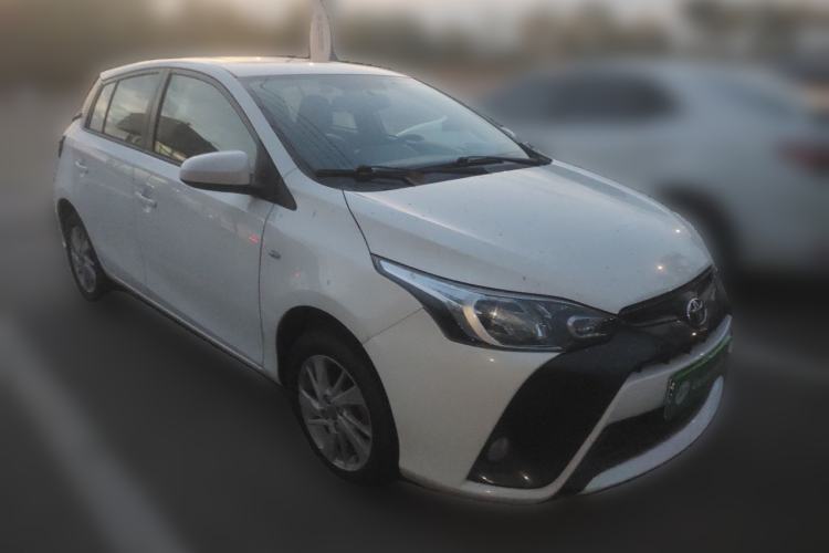 Used Toyota YARiS L Zhi Xuan 2017 1.5G CVT JingSu Model with Upgraded Sunroof Front Right 45 Deg