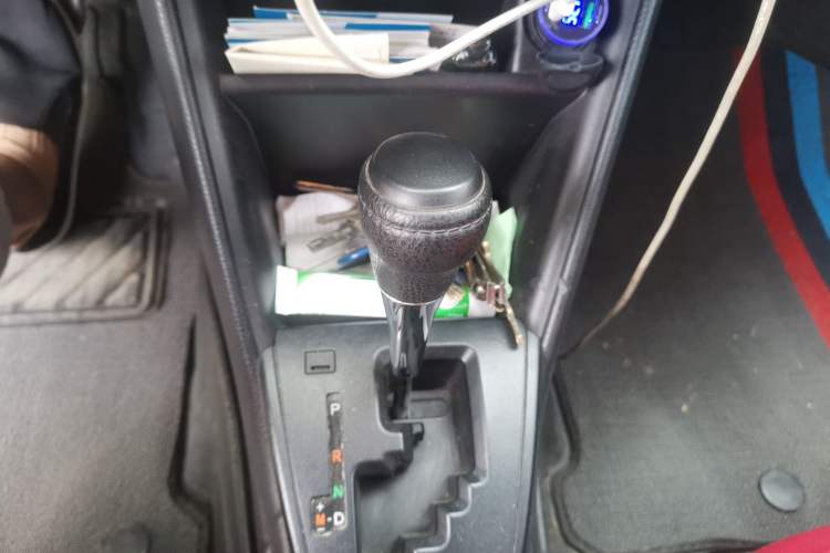 Used Toyota YARiS L Zhi Xuan 2017 1.5E CVT Enhanced Performance Edition Gear Lever