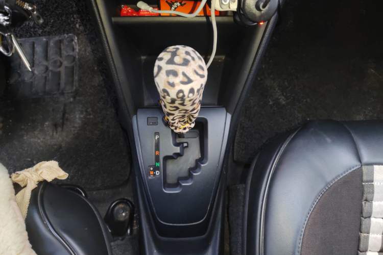 Used Toyota YARiS L Zhi Xuan 2017 1.5E CVT Enhanced Performance Edition Gear Lever