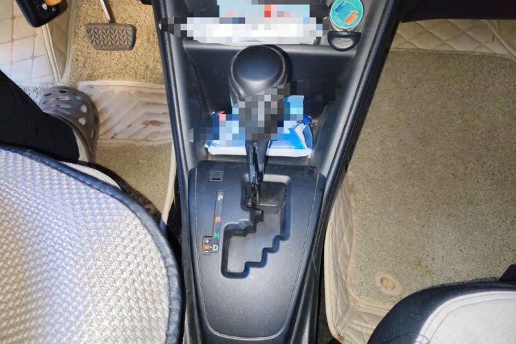 Used Toyota YARiS L Zhi Xuan 2017 1.5E CVT Enhanced Performance Edition Gear Lever