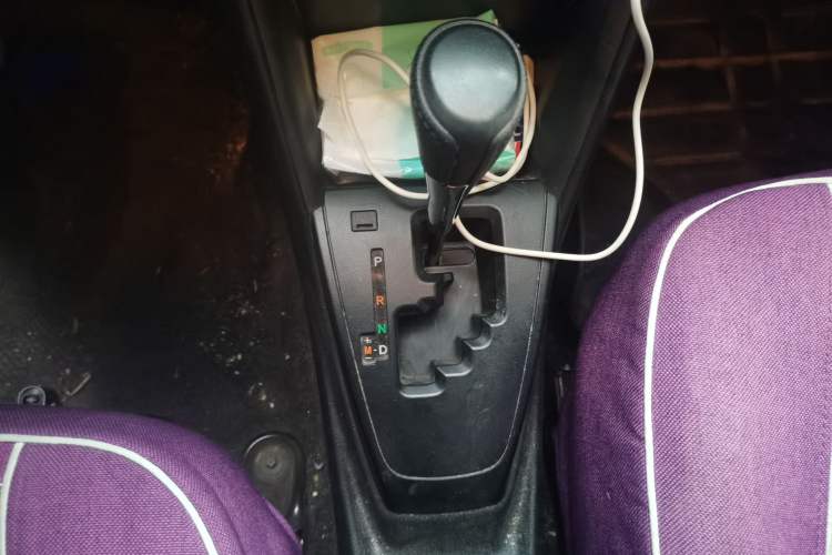 Used Toyota YARiS L Zhi Xuan 2017 1.5E CVT Enhanced Performance Edition Gear Lever