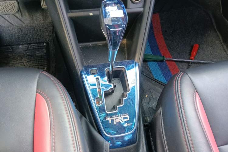 Used Toyota YARiS L Zhi Xuan 2017 1.5E CVT Enhanced Performance Edition Gear Lever