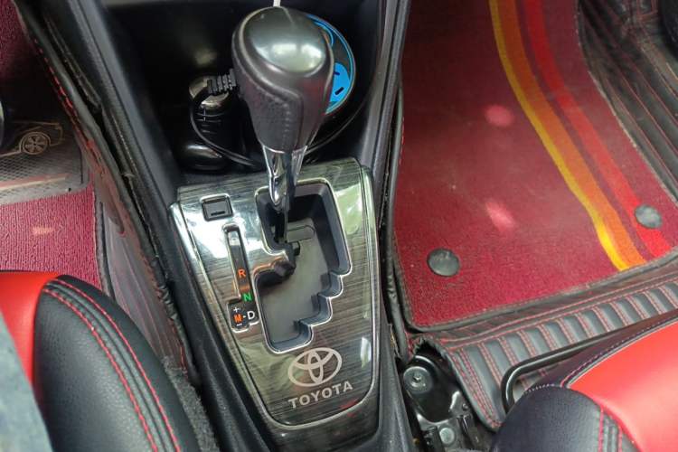 Used Toyota YARiS L Zhi Xuan 2017 1.5E CVT Enhanced Performance Edition Gear Lever