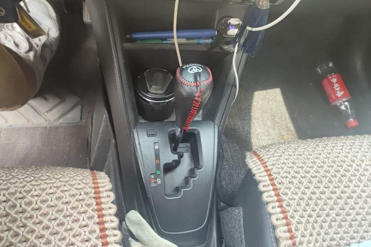 Used Toyota YARiS L Zhi Xuan 2017 1.5E CVT Enhanced Performance Edition Gear Lever