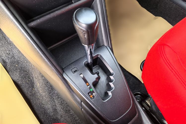 Used Toyota YARiS L Zhi Xuan 2017 1.5E CVT Enhanced Performance Edition Gear Lever