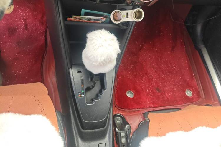 Used Toyota YARiS L Zhi Xuan 2017 1.5E CVT Enhanced Performance Edition Gear Lever