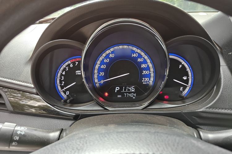 Used Toyota YARiS L Zhi Xuan 2017 1.5G CVT JingSu Model with Upgraded Sunroof Instrument Cluster