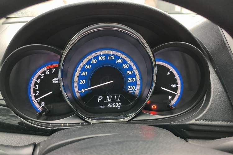 Used Toyota YARiS L Zhi Xuan 2017 1.5G CVT JingSu Model with Upgraded Sunroof Instrument Cluster